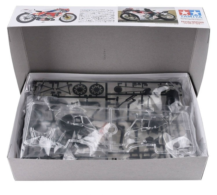 TAMIYA  modelling kits 1/12 mo - Model Kit Aoshima 评论和价格